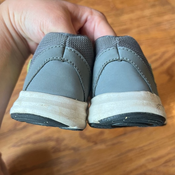 Nike Grey and Lime Green Sneakers Size 11 - Picture 2 of 8